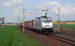 386 005 der Mtrans rollte am 04.04.17 mit einem Conatinerzug durch Rodleben Richtung Roßlau.