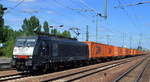 Metrans mit der polnischen MRCE Dispo  ES 64 F4-454  [NVR-Number: 91 51 5170 028-2 PL-DISPO] und Containerzug am 12.06.18 Bf.