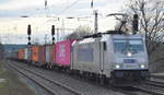 METRANS Rail s.r.o., Praha [CZ] mit  386 003-8  [NVR-Nummer: 91 54 7386 003-8 CZ-MT] und Containerzug am 17.12.19 Bf.