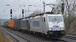 METRANS Rail s.r.o., Praha [CZ] mit  386 029-3  [NVR-Nummer: 91 54 7386 029-3 CZ-MT] mit der MRCE Dispo Lok  ES 64 F4-155  [NVR-Nummer: 91 80 6189 155-5 D-DISPO] und Containerzug am Haken am 03.03.20