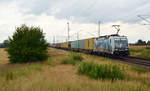 386 020 der Metrans schleppte am 08.07.20 einen Containerzug durch Gräfenhainichen Richtung Bitterfeld.