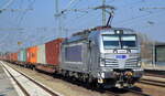 METRANS a.s., Praha [CZ] mit  383 417-3  [NVR-Nummer: 91 54 7383 417-3 CZ-MT] und Containerzug am 23.03.22 Durchfahrt Bf.