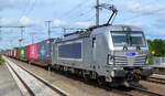 METRANS a.s., Praha [CZ] mit ihreer  383 405-8  [NVR-Nummer: 91 54 7383 405-8 CZ-MT] und einem Containerzug am 12.09.22 Durchfahrt Bahnhof Golm.