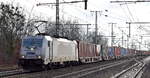 METRANS Rail s.r.o., Praha [CZ]  mit ihrer  386 018-6  [NVR-Nummer: 91 54 7386 018-6 CZ-MT] und einem Containerzug am 03.01.23 Durchfahrt Bahnhof Golm.