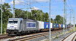 METRANS Rail s.r.o., Praha [CZ] mit ihrer  386 025-1  [NVR-Nummer: 91 54 7386 025-1 CZ-MT] und einem Containerzug am 20.07.23 Höhe Bahnhof Leipzig-Thekla.