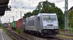 METRANS Rail s.r.o., Praha [CZ]  mit ihrer  386 039-2  [NVR-Nummer: 91 54 7386 039-2 CZ-MT] und einem Containerzug am 19.07.23 Höhe Bahnhof Magdeburg-Neustadt.