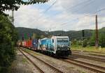 386 020-2 zu sehen am 19.07.23 mit einem Containerzug in Sebuzin.