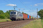 Am 09.06.24 führte 383 408 der Metrans einen Containerzug durch Greppin Richtung Dessau.