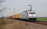 386 007 beförderte am 03.04.16 einen Containerzug durch das Zerbster Umland Richtung Osten.