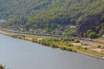 Am 31.08.24 schleppten 753 727 und 753 737 der PKP Cargo International einen Kohlenzug durch Usti-Vanov Richtung Usti-Zapad. Fotografiert vom der Burg Strekov aus.