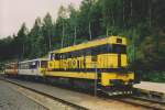 Viamont 742 507-7 mit Personenzug (2 Triebwagen) aus Sokolov. Kraslice Juli 2002