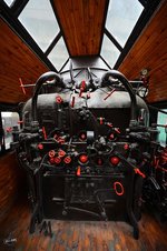 Im Führerstand der Er 773-59. Die Lokomotive steht im Eisenbahnmuseum auf dem Gelände des Bahnhofes Kiev-Passazhirsky. (Aufnahme vom 09.04.2016)