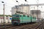 Doppellok WL 80-2538 am 5.9.2009 im Hauptbahnhof Odessa.