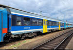 Offenbar modernisierter Mitteleinstiegswagen mit der Bezeichnung  Bdmpee<sup>840</sup>  (50 55 84-05 107-0 H-START), gesehen in Budapest-Keleti pu (HU) auf Gleis 2.

🧰 MÁV
🕓 10.9.2024 | 14:51 Uhr