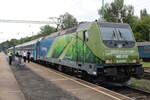 Am 20.07.2024 bespannte die MÁV H-START 480 010  Zöld Úton Járunk  den IC 873  Balaton  nach Budapest Déli und steht hier am Bahnsteig 4 im Startbahnhof Keszthely.