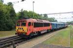 Am 20.07.2024 bespannte die MÁV H-START 418 316 den Sz 19616 nach Tapolca und verlässt hier gerade den Startbahnhof Keszthely.