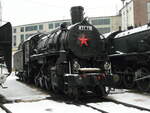 MAV 411.118, die Kriegslokomotive der Alliierten im 2. Weltkrieg, 2010 im Bahnpark Budapest.