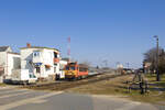 Am 19. Februar 2024 war 418 318 mit dem Sz 9214 (Győr - Celldömölk) unterwegs und wurde hier beim verlassen des Bahnhofs Pápa fotografiert