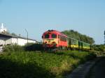 MV-Trakci M41 2204 zwischen Feketebzseny und Fonyd, mit einem Schnellzug aus Kaposvr nach Szombathely und Sopron, am 23. 06. 2011. 