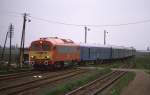 M 412185 fhrt am 15.4.1989 um 16.13 Uhr mit einem Personenzug aus Debrecen in Tiszafred ein