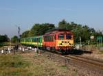 Die 418 310 mit einem R nach Győr am 30.09.2016 unterwegs bei Mezőlak.