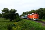 Die M61 019 und die M62 001 mit dem 19701 kurz vor Badacsonytördemic-Szigliget.
02.08.2020.