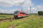 Desiro 430027 aus Nagykaniza erreicht hier am 12.7.2022 um 13.57 Uhr den Bahnhof Zalasezntivan.