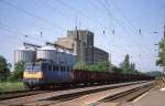 V 431042 wartet in dem Ausweichgleis des Bahnhof Mezkvesd am 27.3.2003
um 9.50 Uhr auf die berholung durch einen nachfolgenden IC nach Miskolc.