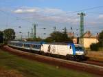 Das Bild zeigt 480 022 - Weres Sndor Werbe Traxx von MV Trakci mit D 9406 (von Budapest-Keleti nach Győr) kurz nach Komrom. 13.07.2013.