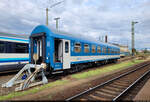 Speisewagen mit der Bezeichnung  WRRee  (51 55 88-44 003-9 H-START) weilt in der Abstellung des Bahnhofs Budapest-Keleti (HU).