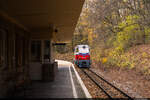 Die MAV Mk 45 2002 ist am 18.11.2023 am rangieren bei der Kindereisenbahn in Budapest