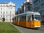 Ganz-CSMG Straßenbahn-Triebwagen 1329 der Linie 2 in Budapest, 7.8.16
