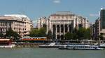 Straßenbahn in Pest vor dem Theater, 7.8.16