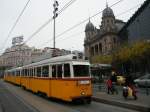 BKV 3885, 6010 und 3888 (UV-Straenbahn) an Linie 4/6 beim Bahnhof Budapest-Nyugati, am 25.