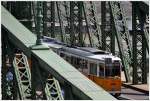 Strassenbahn Budapest Linie 49 auf der Szabadsg hd/Freiheitsbrcke.