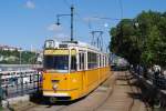 Tw.1465 der Type CSMG2 nahe der Elisabethbrcke im Einsatz auf der Linie 2,auf der planmig nur die modernisierte Variante KCSV7 verkehrt.(21.05.2013)