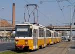 T5C5 - Dreiwagengarnitur mit dem Tw.4329 an der Spitze bei der Ausfahrt aus der Haltestelle Nepliget.(24.03.2015)