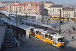 Ein vom T5C5 4338 geführtes Tandem der Linie 59 bei einem kurzen Aufenthalt am Szell Kalman ter.