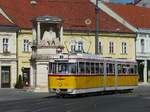 Ältere Straßenbahn in der Altstadt von Miskolc, 10.7.16