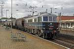 450 007 mit Güterzug in Komarom am 27.11.2017.