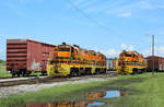 1605 & 1602 shunt the yard at Fernandina Beach whilst 1810 is stabled to the right, 2 July 2018 This is 3/4 of the Florida First Coast Railroads fleet!