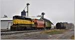 EMD GP-40 3040 der New York, Susquehanna and Western Railway, auch Susie-Q genannt, rangiert auf dem Gelände der Gold Star Feed & Grain Mill in Sangerfield NY. (11.10.2017)