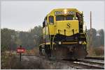 EMD GP-40 3040 der New York, Susquehanna and Western Railway, auch Susie-Q genannt, rangiert auf dem Gelände der Gold Star Feed & Grain Mill in Sangerfield NY. (11.10.2017)