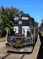 30.9.2013 North Conway, NH. 1751 / GP9 der Conway Scenic RR