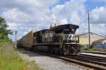 NS 8909 am 06.07.10 bei der Einfahrt in den Bowdenyard in Jacksonville, Florida.