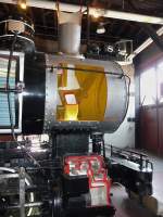 Schnitt durch eine Dampflok, Schornstein, Rauchkammer, und Zylinder mit Dampfventil.
 Steamtown  Scranton, PA (4.6.09). 