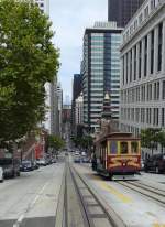 Die Strassen von San Francisco, einfach eindrücklich. Cable car 52 (Baujahr 1996) auf der Californialinie. California Street 04.08.2014.