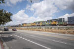 Am 16.09.2024 kam 1162 (GP60s) von Union Pacific mit einem Nahgüterzug aus Richtung Santa Clarita nach Burbank (USA-Kalifornien).