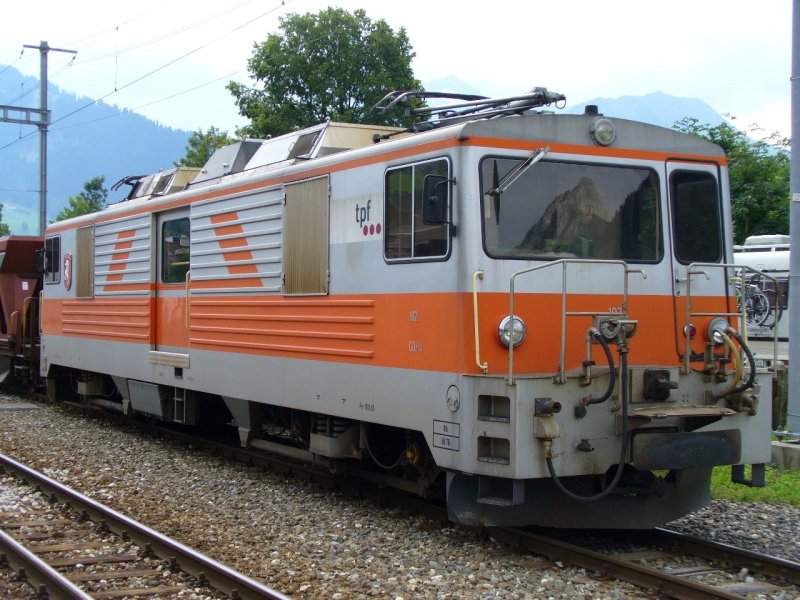 tpf - Abgestellte E-Lok  GDe 4/4 102 im MOB Bahnhof von Saanen am 29.07.2007