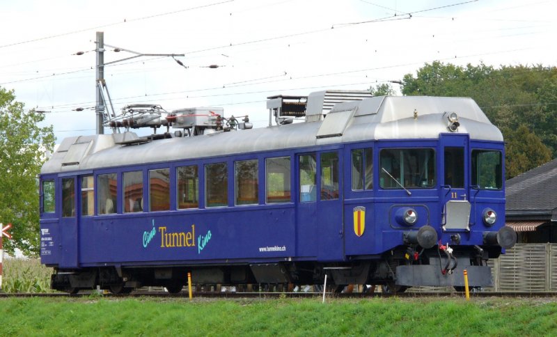 Triebwagen der RM / bls Tunnelkino  ABe 4/4 526 290-2 im Werksttte-Gelnde der RM/ bls in Oberburg am 07.10.2006..( Tunnelkino im Weissenstein Tunnel zwischen Gnsbrunnen und Oberdorf )